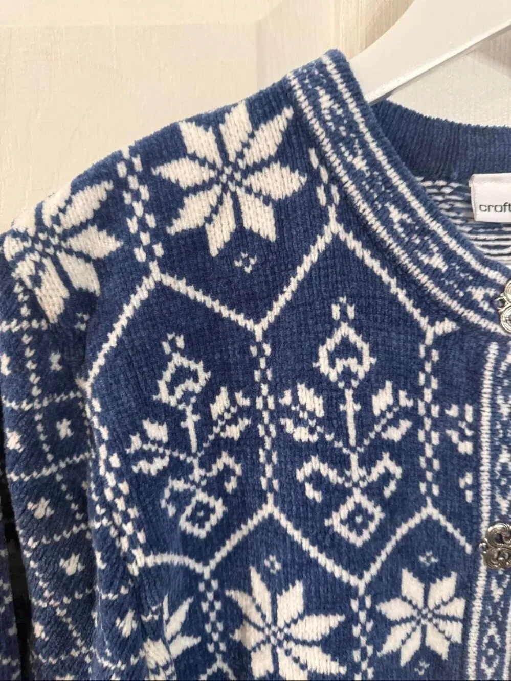Croft & Barrow Blue & White Nordic Silver Buckle Cardigan Sweater sz M EUC